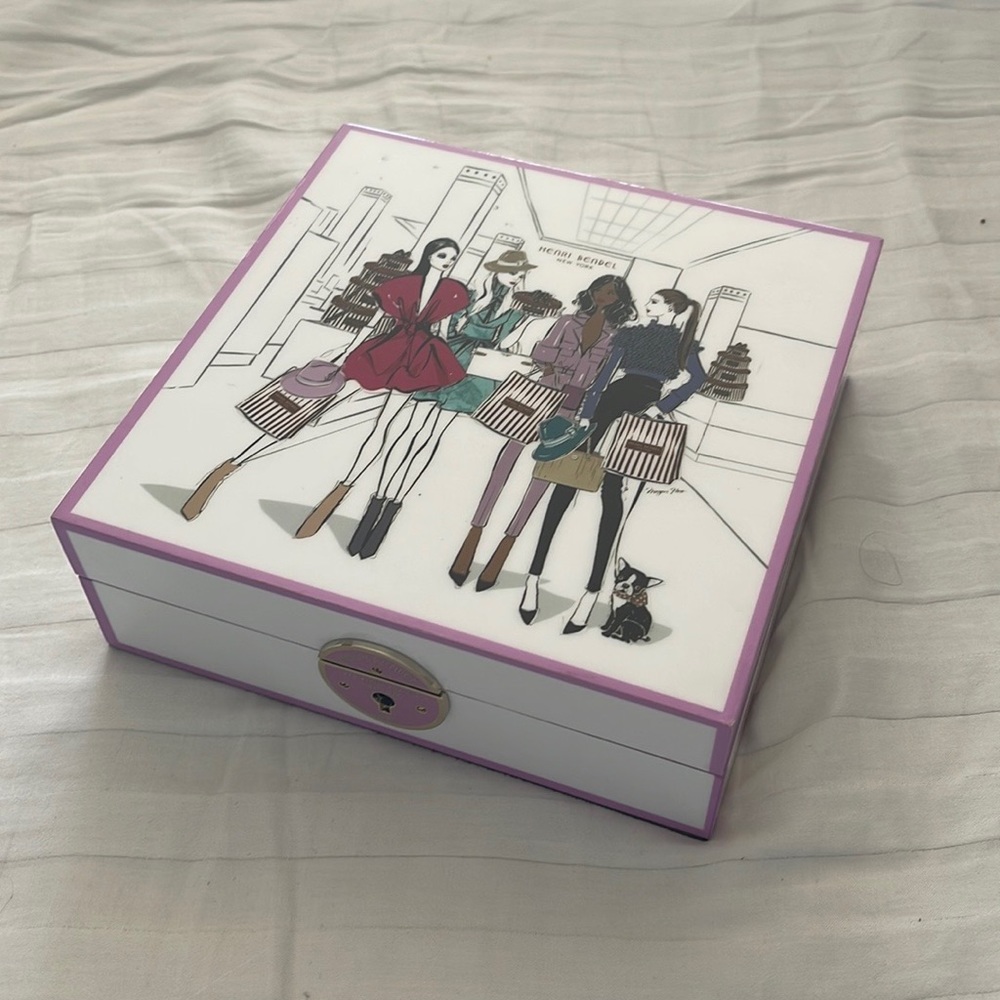 Henri Bendel jewelry box